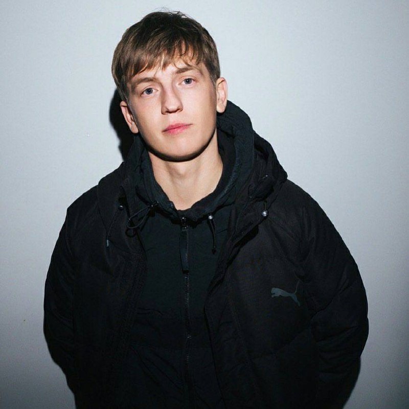 Алексей Щербаков поставил стендап на паузу — в этом году новых концертов комика,