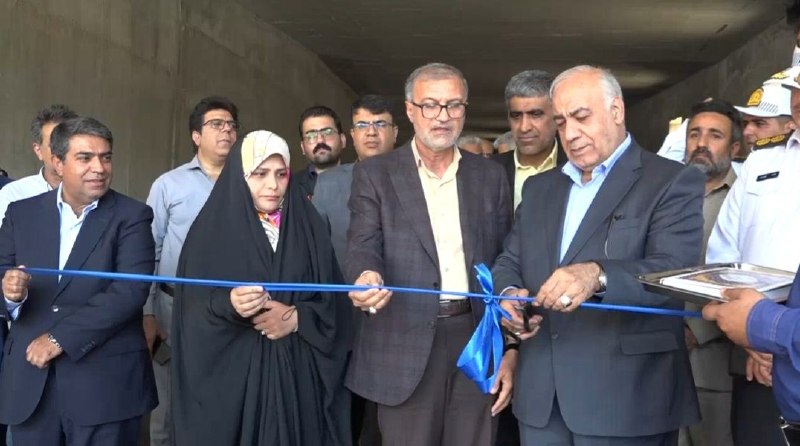کانال خبری هـرمـز: بهره برداری از ترانشه جاده سیرجان به بندرعباسبا حضور معاون وزیر راه و شهرسازی، ترانشه جاده سیرجان به بندر عباس در محدوده