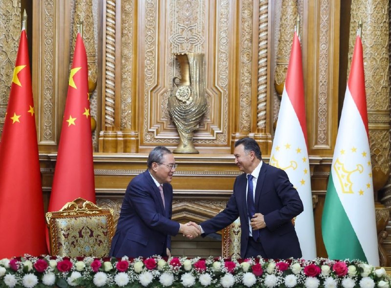 نخستوزیر شورای دولتی چین برای همکاری باکیفیت با تاجیکستان در چارچوب ابتکار «یک کمربند، یک راه» آمادگی خود را اعلام کرد