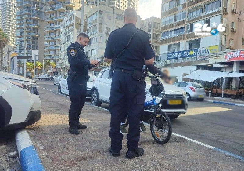 🇮🇱 המשטרה ערכה מבצע אכיפה נרחב בבת ים ובמסגרתו נרשמו 230 דוחות שמרביתם בגין ביצוע עברות מסכנות חיים ובריונות בכביש. בנוסף, נעצר שב"ח בן 24 תושב חברון כאשר בחזקתו נתפס קורקינט חשמלי החשוד כגנוב.
