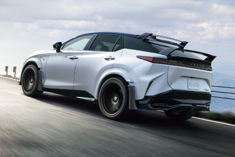 Самый мощный Lexus RZ стал еще мощнее благодаря версии RZ 600e F Sport Performance.