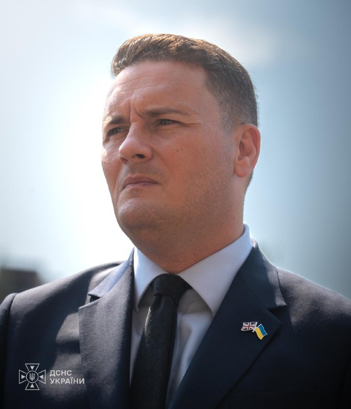 Голова ДСНС Андрій Даник і міністр оборони Великої Британії Вес Стрітінг відвідали місця ударів у Києві