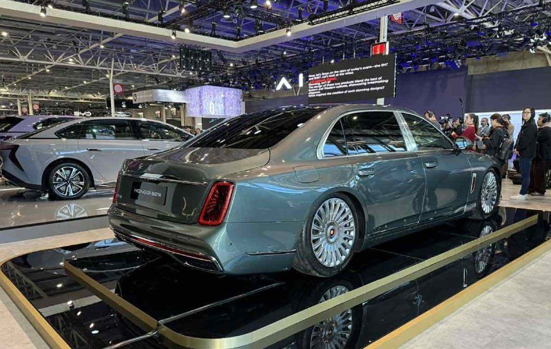 Hongqi Guoya — китайский седан по цене Mercedes-Maybach S-класса 6