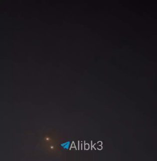 טילים אמריקאים משוגרים מכווית וחודרים למרחב האווירי של עיראק, לכיוון איראן.