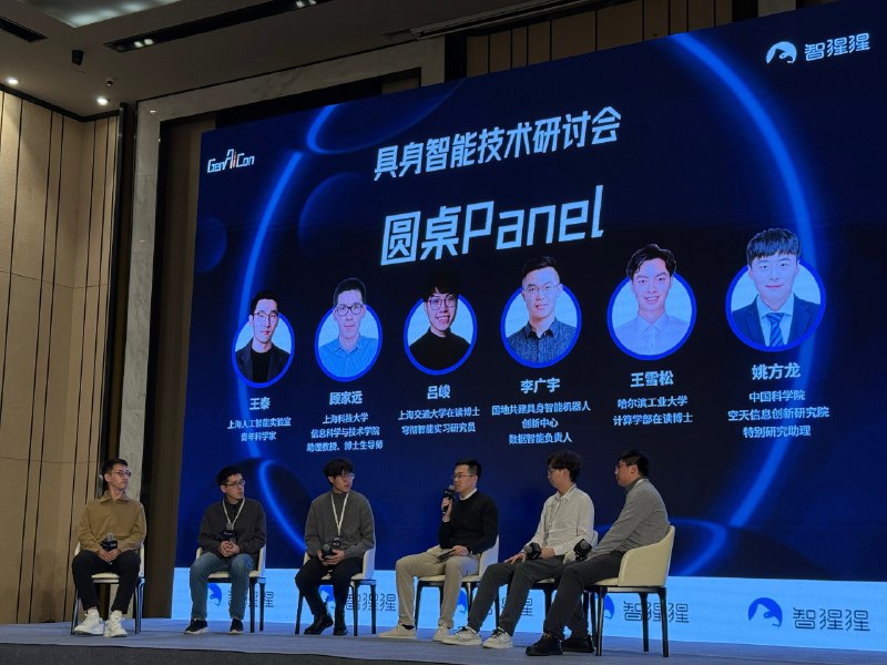 年轻人拍照会咧嘴笑艾“客户是没有技术怜悯心的”可以继续相信国运！