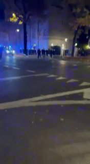 הפיכה מתרחשת בפולין, מה שידוע ברגע זה: - המשטרה המקומית חסמה את מבנה בית הדין החוקתי, והודעה הופיעה באתר הא…