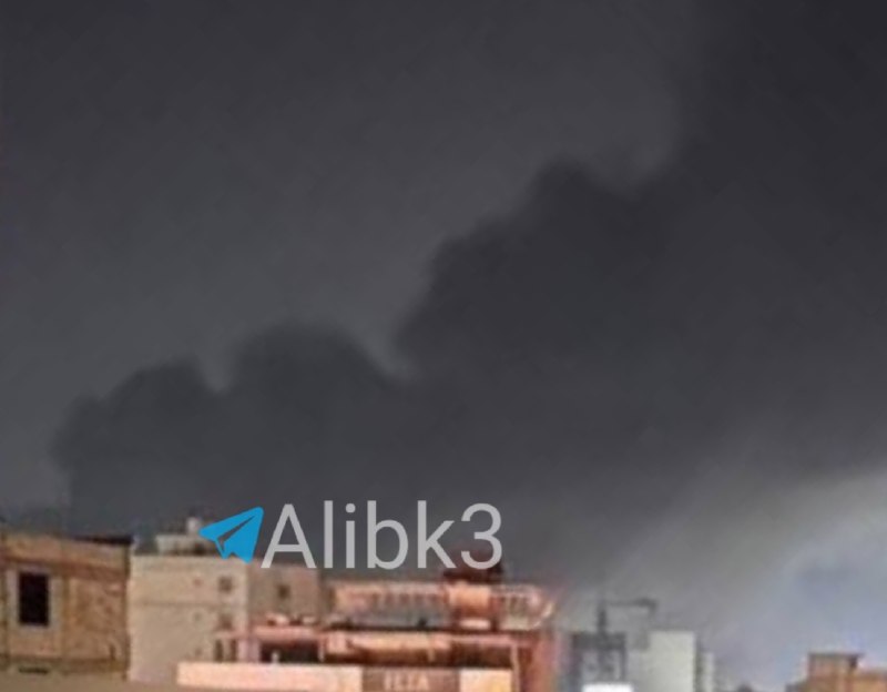סצינות חדשות של עשן העולה בבנדר עבאס בעקבות התוקפנות האמריקאית
