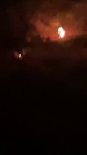 דחוף: מיליציות מתנחלים הציתו עצי זית ישנים באזור "אל-קיבלי" בכפר ברקה, מזרחית לרמאללה.