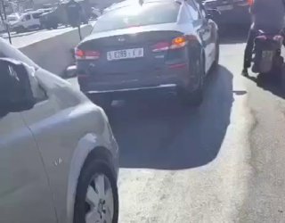 כוחות הכיבוש מתחילים בפעולות הריסה בסביבת מחסום קלנדיה, מצפון לירושלים הכבושה, וסוגרים את הכביש לכלי רכב פל…