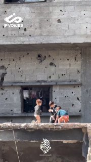 ילדי על גגות בתים הרוסים, רוקדים לכל החיים ונאחזים בתקווה, כאילו צעדיהם על ההריסות אומרים שהבלתי אפשרי לא י…