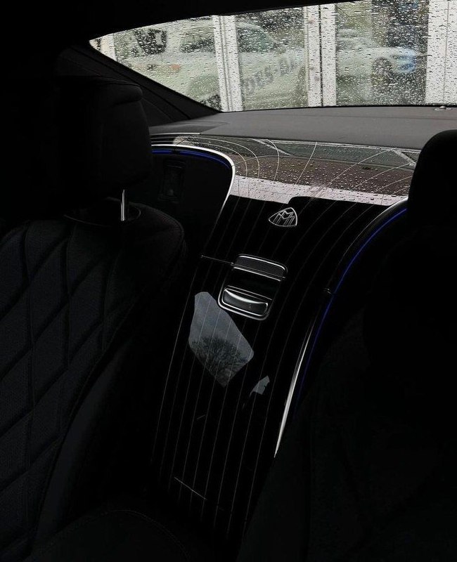 Mercedes-Maybach S680 8