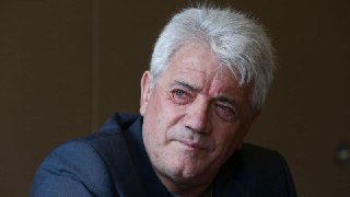 Умер английский футболист и тренер Кевин Киган, сообщает Sky News со ссылкой на его семью.Кигану было 75 лет. В июне он рассказал, что у него диагностировали четвертую стадию рака.Киган — двукратный обладатель «Золотого мяча». Был игроком и главным тренеро