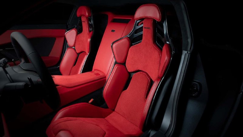 Toyota официально показала будущий суперкар GR GT — дорожный вариант гоночного GT3 на каждый день. 8