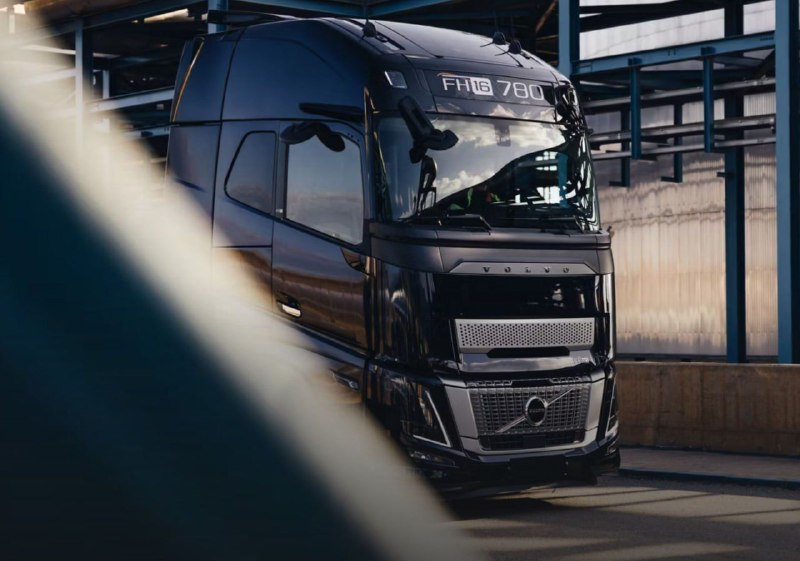 Volvo разорвала контракт с дилером за поставку тягача в Россию 2