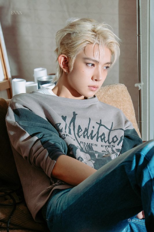 「 ENHYPEN 」: ╭┈ [260817]˚✧. . ⇠┊آپدیت Weverse با عکس‌های پشت‌صحنه‌ی عکس‌برداری فوتو کانسپت‌ های سینگل دیجیتال RIDE OR DIE ایوان 🍾19 ع