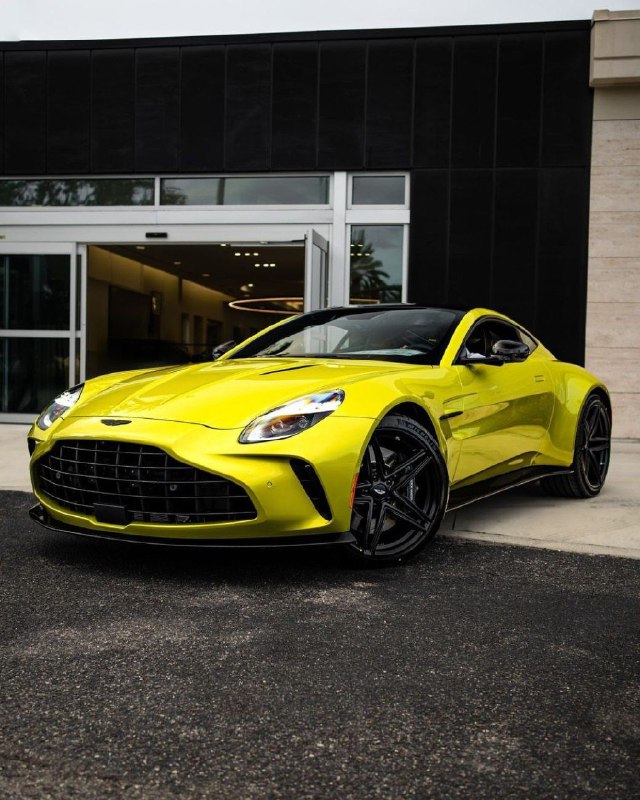 Aston Martin Vantage 6
