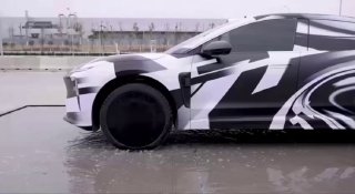 Компания Nio показала фишку своего нового электроседана ET9 — активная гидроподв