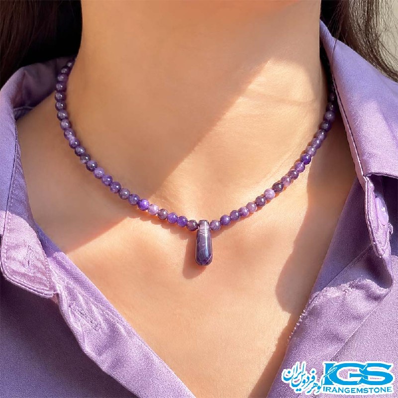 گوهر فردوس ایران: گردنبند آمیتیست 💜🖤✅ تنظیم و تعادل چاکرای تاج و ریشه✅ آمیتیست: آرامشبخش، ضد اضطراب، تقویت تمرکز و شهود✅ مناسب برای مدیتی