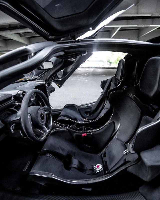 McLaren Senna 8