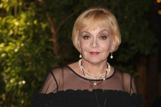 Умерла актриса Ирина Шевчук. Ей было 74 года. О смерти актрисы сообщила её дочь.В фильмографии актрисы больше 50 работ, самые известные из них — «А зори здесь тихие…», «Белый Бим Чёрное ухо», «Абитуриентка» и «Приключения желтого чемоданчика».