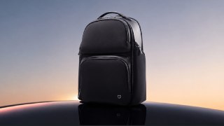 Xiaomi показала новый рюкзак Mijia Large Capacity Business Backpack 2В конструкции используется трёхслойная нейлоновая ткань, устойчивая к воде, грязи и истираниям, а нижняя часть защищает технику от ударов. Объём рюкзака составил 23 литра — туда без пробл
