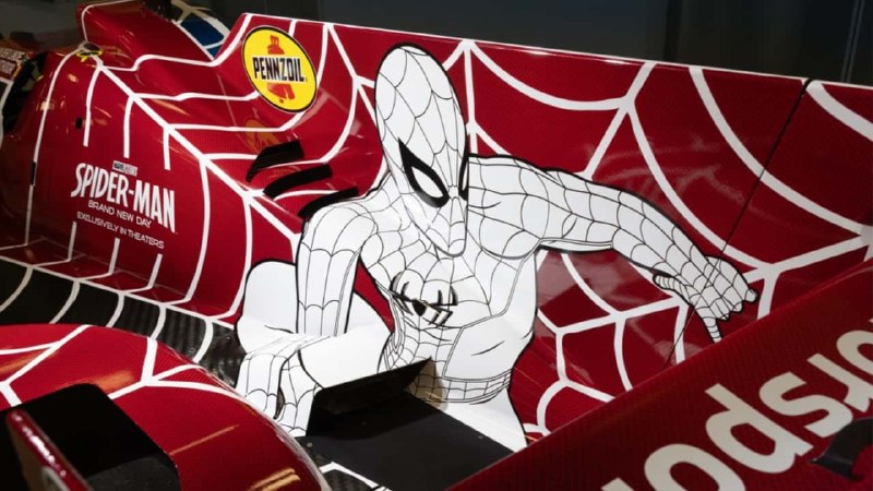 🏎🔥 Воскресенье, и отличная новость для фанатов BMW и Spider-Man! 💪 На этой не