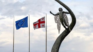 В Грузии рассказали о требовании ЕС ввести антироссийские санкции в обмен на безвизЕвросоюз требует от Грузии ввести санкции против России в обмен на сохранение безвизового режима, заявил спикер грузинского парламента Шалва Папуашвили, представляющий проро