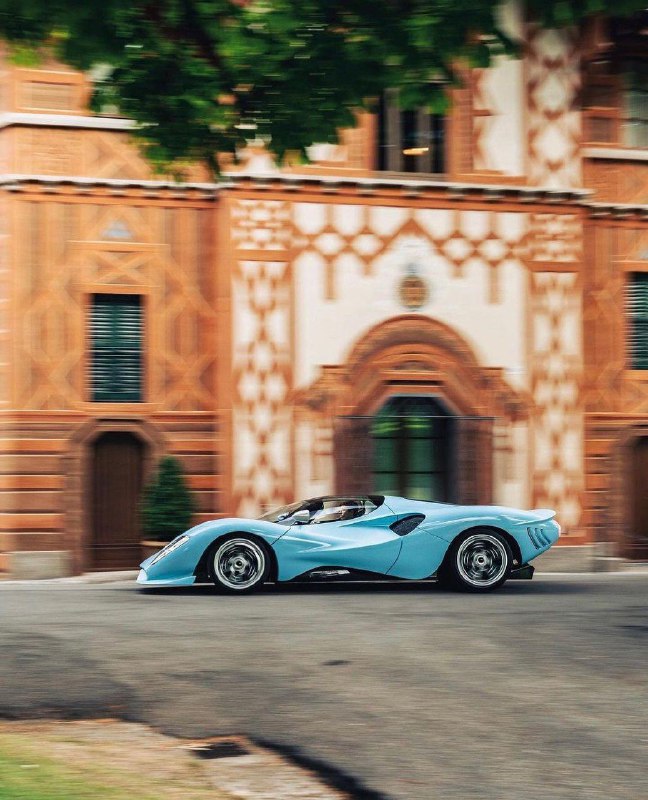 De Tomaso P72 5