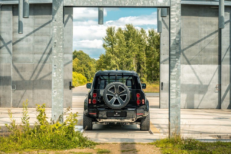 2021 Heritage Customs Land Rover Defender P400e 8