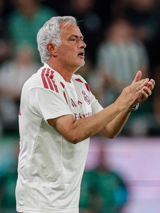 BistodoTweet | بیست و دو ⚽: سه سال اخیر عمق اسکواد رئال عجیب غریب افتضاح بود.بک آپ کارواخال فده و واسکز بودنامروز آرنولد و دامفریزدفاع چپمون که هیچی