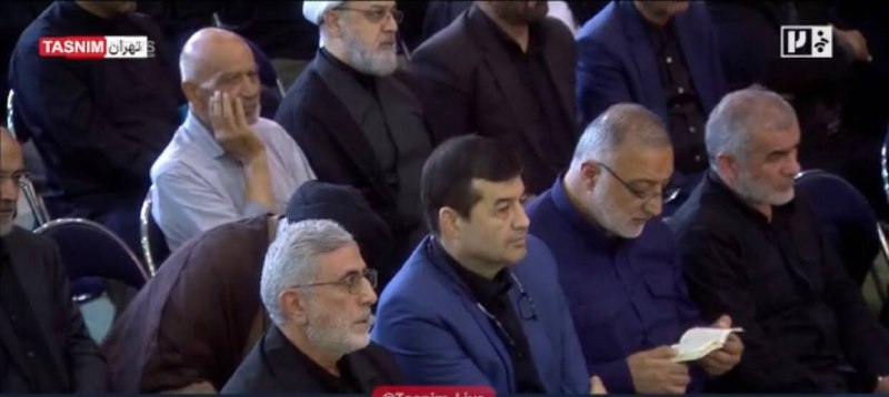 נוכחותם של אסמעיל קאאני, מפקד משמרות המהפכה בירושלים וזקני, ראש עיריית טהראן, בטקס הלוויה ה-40 של האייתוללה…