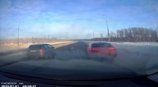Wylsacom попал в аварию при тест-драйве Zeekr 001😧