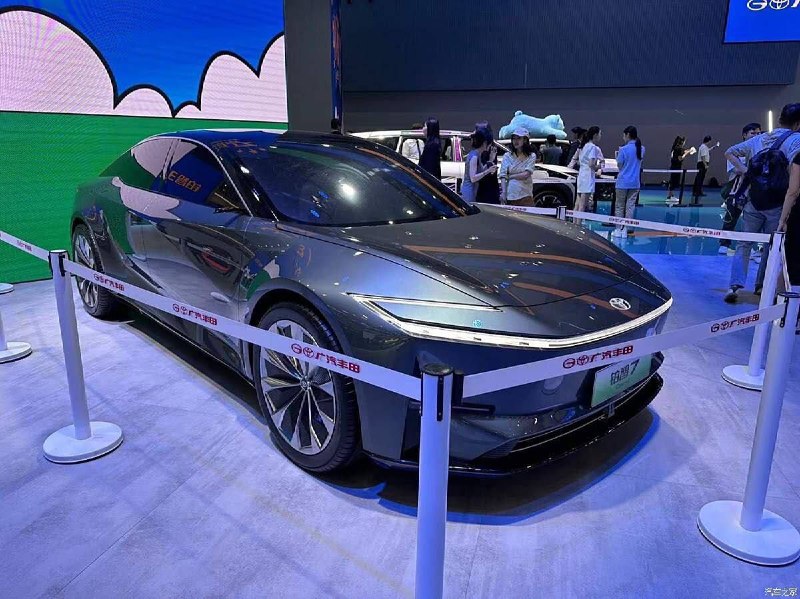 Toyota представила электромобильНа автосалоне в Гуанчжоу GAC Toyota представила 