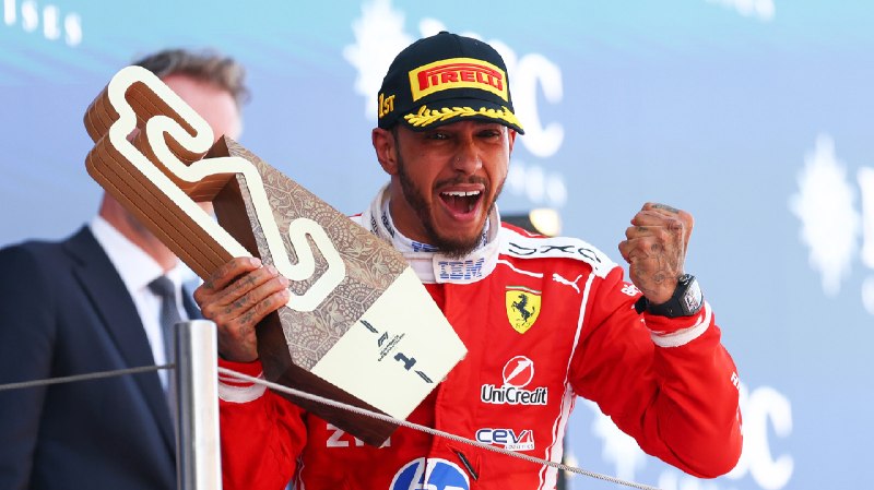 Льюис Хэмилтон перебил 20-месячную серию без побед — и сделал это на Ferrari!