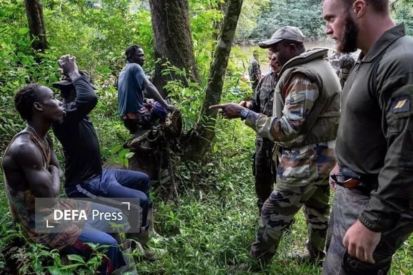 خبرگزاری دفاع مقدس: 💢تقلای فرانسه برای بازگشت به دوران استعمار🔸حضور هنگ نهم پیاده‌نظام دریایی فرانسه در قلب قاره آمریکای جنوبی، نشان می‌دهد 