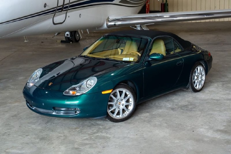 🌞 В понедельник утром мы хотим поговорить о прекрасном экземпляре Porsche 911 C