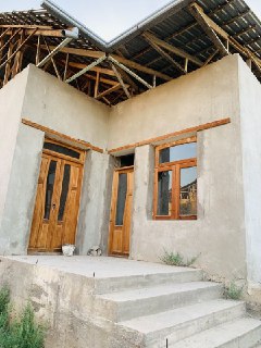 Бардамкол мактаб олди  Нур кочасида йер сотилади