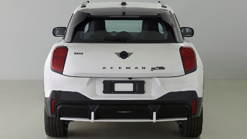 Электромобили Mini Cooper и Aceman получили спортивное исполнение JCW 3