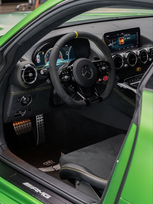 Mercedes Benz AMG GT R 10