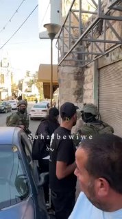 במהלך הסתערות מתנחלים על העיר העתיקה בחברון..