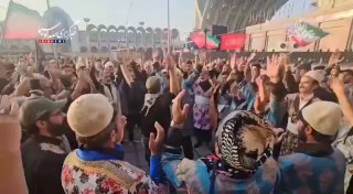 שירת דודמה של הלורים האמיצים לפני תחילת טקס הפרידה.