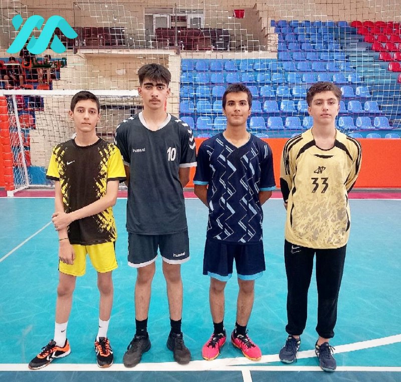 آوای ملکان: افتخاری دیگر برای هندبال ملکان 🤾♂️🏆به گزارش خبرنگار آوای ملکان، چهار بازیکن نونهال هندبال ملکان به تیم منتخب استان آذرب