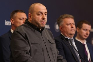 Зеленский назначил Рустема Умерова главой Службы внешней разведки УкраиныПрезидент Украины Владимир Зеленский назначил Рустема Умерова на должность главы Службы внешней разведки. Указ о его назначении опубликован на сайте президента.⚪️ Обязанности Умерова.