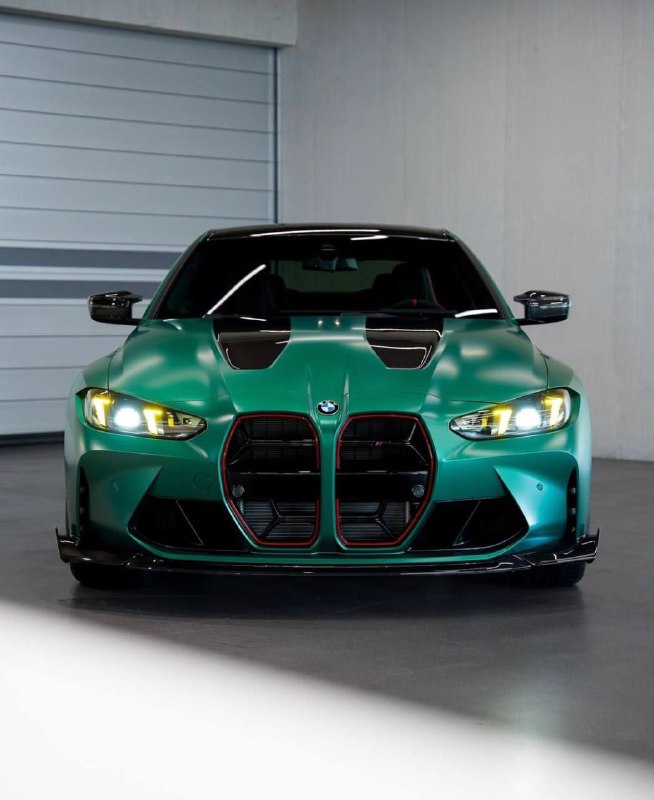 BMW M4 CS