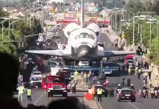 The day a NASA space shuttle walked through Los Angeles, traveling 12 miles on its final journey to the California Science Center.Science and facts💡