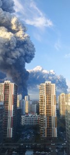 Еще кадры из Кудрово в Ленобласти, присланные @varlamov_news читателями.