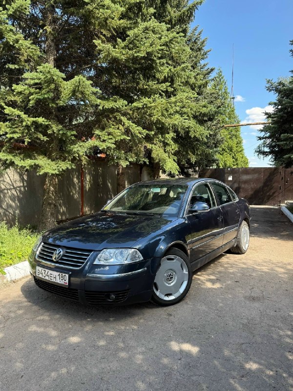 Продам свой личный volkswagen пассат 2004г. в. , я собственник, зарегистрирован на меня пробег 260 т... - фотография