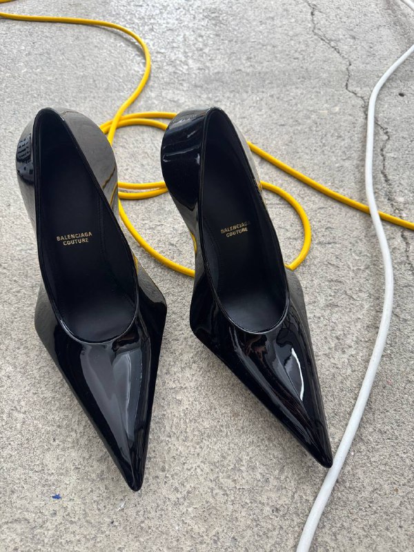 Сегодня была съемка мечты с самой крутой личной коллекцией Balenciaga от Демны. Когда не только работа, но и сами клиенты безумно вдохновляют! ✨ Смотрите наш шикарный кутюрный бэкстэйджСегодня была съемка мечты с самой крутой личной коллекцией Balenciaga от Демны. Когда не только работа, но и сами клиенты безумно вдохновляют! ✨ Смотрите наш шикарный кутюрный бэкстэйдж