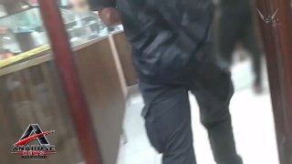 התקשורת העברית מפרסמת סרטון של הרגע שבו חדר כוח מיוחד ועצרו אתמול את הצעיר רמי שלבאיה מתוך מחנה בלאטה ופצע אותו.