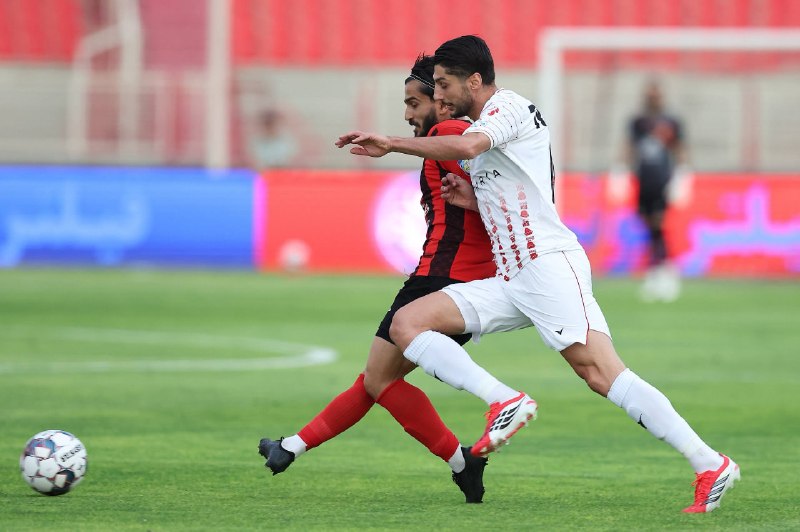 Varzeshland: ❤️❤️ پایان نیمه اول بازی تراکتور 0_ 0 پرسپولیس#هفته_سوم_لیگ_برتر